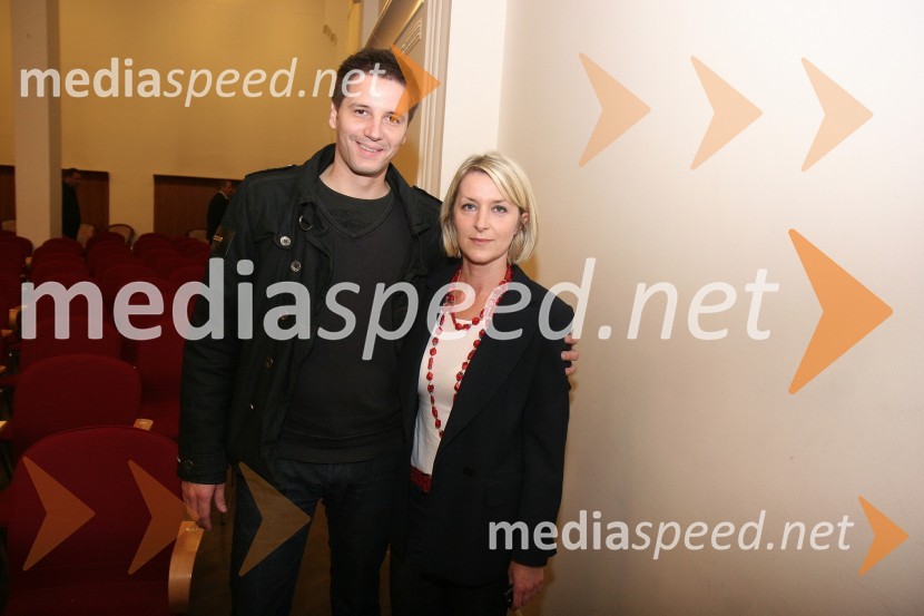 Stipe Jerič, direktor produkcije in strateškega razvoja RTS in Branka Breznik, producentka RTSPodelitev priznanj Mestne občine Maribor za leto 2009 in razglasitev častnega občana