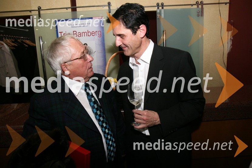 Prim. prof. dr. Elko Borko, zdravnik ter prejemnik srebrnega grba mesta Maribor in Stojan Auer, mestni svetnik MOMPodelitev priznanj Mestne občine Maribor za leto 2009 in razglasitev častnega občana