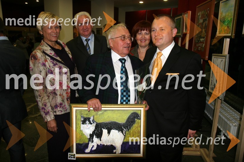 Prim. prof. dr. Elko Borko, zdravnik ter prejemnik srebrnega grba mesta Maribor in Franc Kangler, župan Mestne občine MariborPodelitev priznanj Mestne občine Maribor za leto 2009 in razglasitev častnega občana