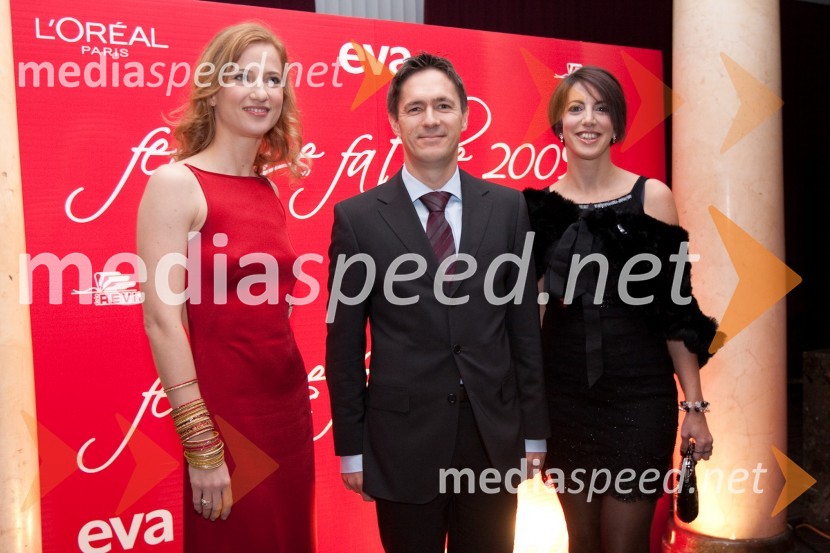 Alma Glumac, pomočnica glavne in odgovorne urednice, Roman Rep, namestnik direktorja podjetja Delo Revije d.d. in Gordana Sredojevič Goga, urednica revij Obrazi in EvaFemme Fatale 2009