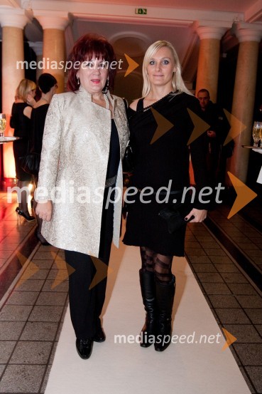 Vlasta Nussdorfer, generalna sekretarka društva Beli obroč in njena hčerka AndrejaFemme Fatale 2009