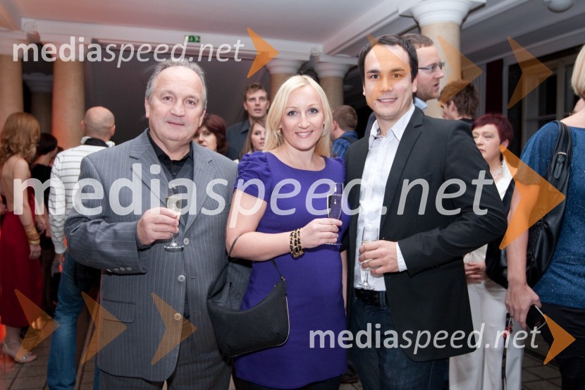 Srečko Čož, vodja projekta Miss športa, njegova hčerka Helena in Blaž BezekFemme Fatale 2009