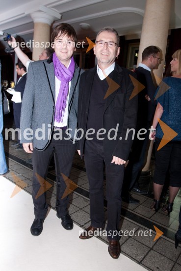 Nino Kozlevčar, pevec in njegov oče Tomaž Kozlevčar, dirigent zbora Perpetuum JazzileFemme Fatale 2009