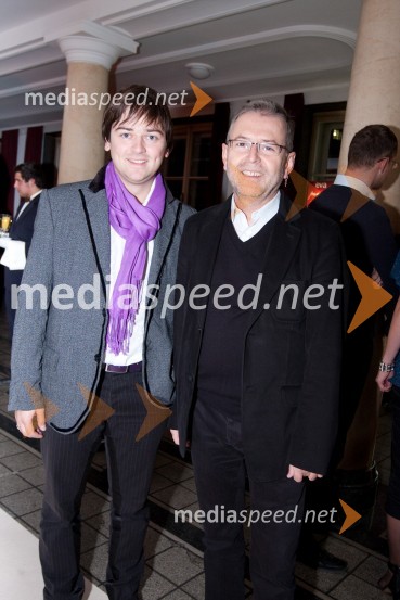 Nino Kozlevčar, pevec in njegov oče Tomaž Kozlevčar, dirigent zbora Perpetuum JazzileFemme Fatale 2009