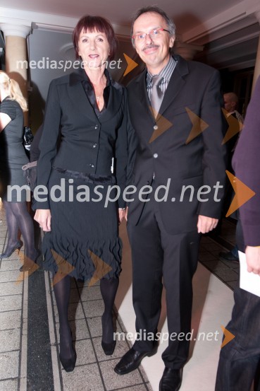 Slavka Pajk, stilistka in njen spremljevalec Miha BerdajsFemme Fatale 2009