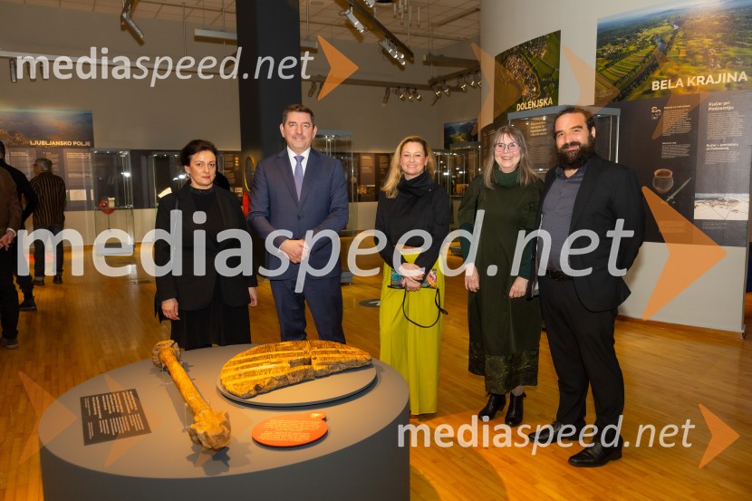 Razstava Čivki iz preteklosti, Cankarjev dom