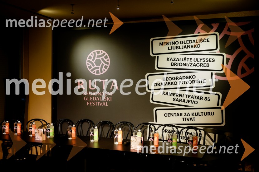 Premiera Življenje podeželjskih plejbojev, Cankarjev dom