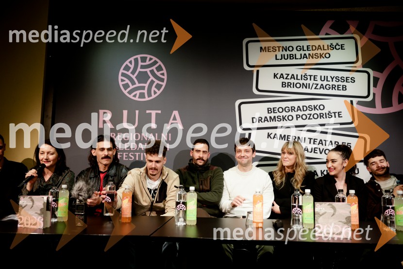 Premiera Življenje podeželjskih plejbojev, Cankarjev dom