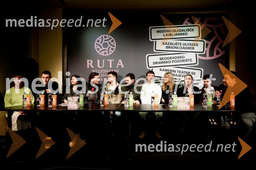 Premiera Življenje podeželjskih plejbojev, Cankarjev dom