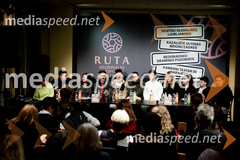 Premiera Življenje podeželjskih plejbojev, Cankarjev dom