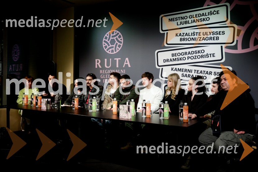 Premiera Življenje podeželjskih plejbojev, Cankarjev dom