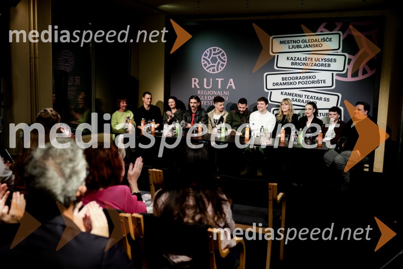 Premiera Življenje podeželjskih plejbojev, Cankarjev dom