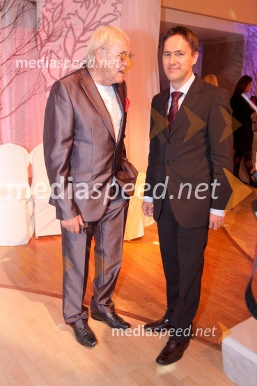 Tone Fornezzi Tof, novinar in Roman Rep, namestnik direktorja podjetja Delo Revije d.dTFemme Fatale 2009