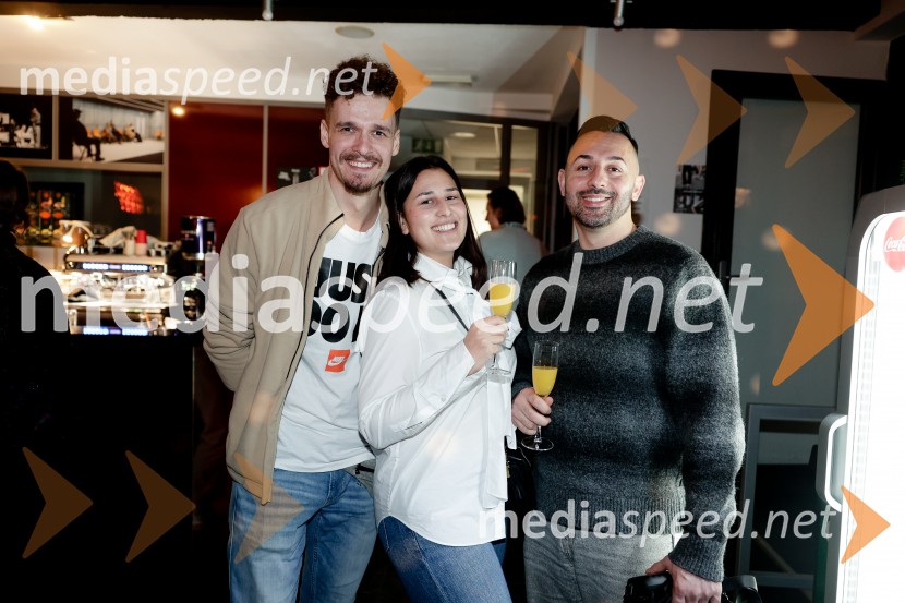 Premiera Življenje podeželjskih plejbojev, Cankarjev dom