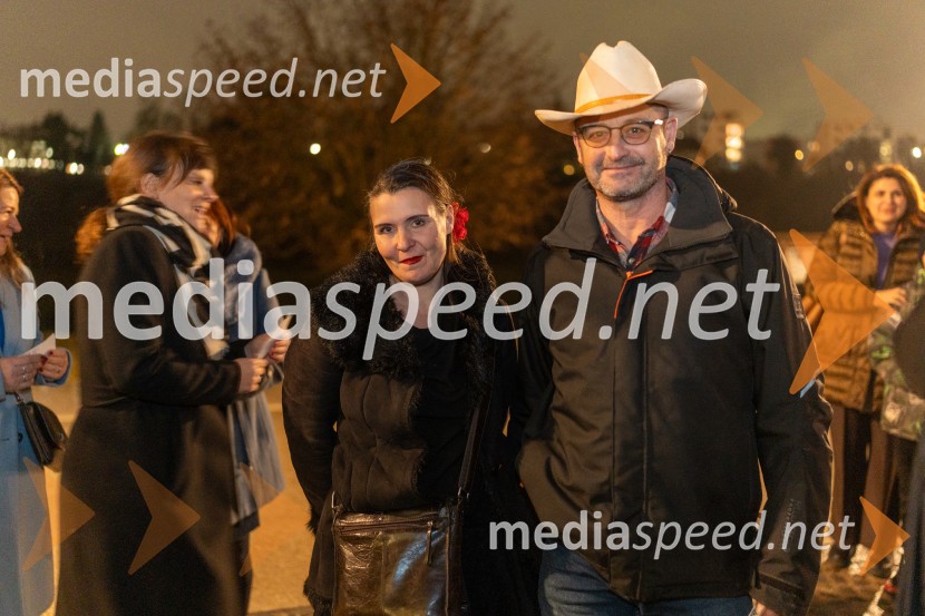 Skrinjica sinjega maka, premiera Lutkovno gledališče Maribor