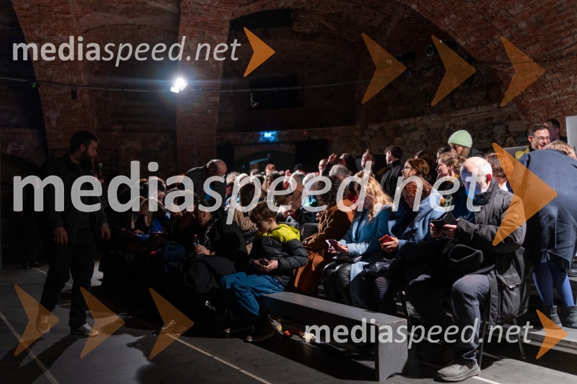 Skrinjica sinjega maka, premiera Lutkovno gledališče Maribor