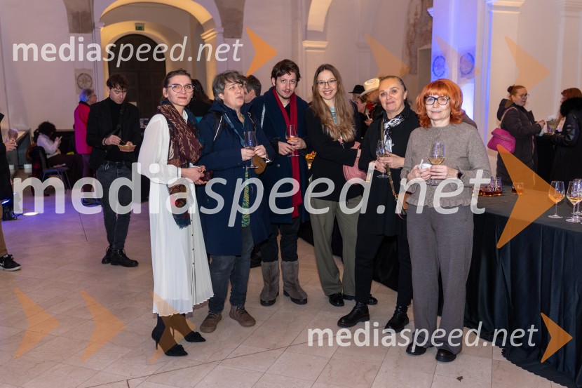 Skrinjica sinjega maka, premiera Lutkovno gledališče Maribor