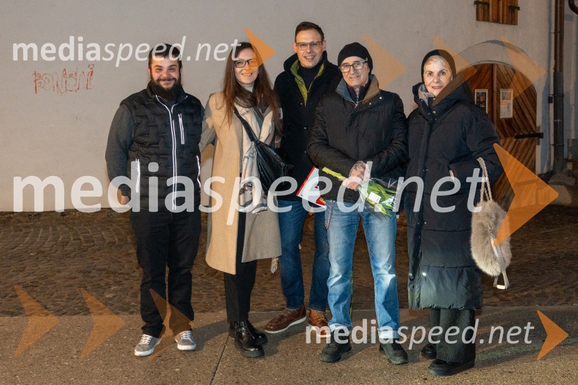 Skrinjica sinjega maka, premiera Lutkovno gledališče Maribor