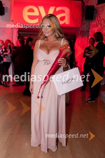 Špela Grošelj, pevka skupine Atomik HarmonikFemme Fatale 2009