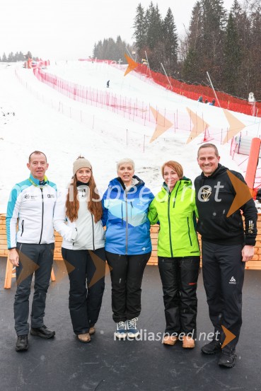  Enzo Smrekar, nekdanji predsednik uprave Droge Kolinske in glavni direktor strateškega poslovnega področja v Atlantic Grupi, nekdanji predsednik SZS,;  Mojca Fatur, igralka;  Nataša Bokal, nekdanja smučarka;  ... ;  ... Nataša Bokal, V SPOMIN