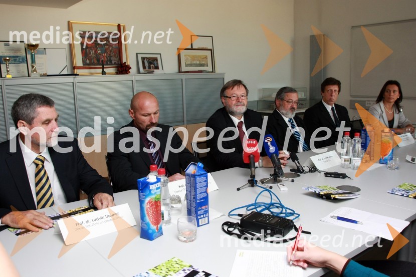 Prof. dr. Ludvik Trauner, dekan Fakultete za gradbeništvo UM, prof. dr. Niko Samec, dekan Fakultete za strojništvo UM, prof. dr. Ivan Rozman, rektor Univerze v Mariboru, prof. dr. Igor Tičar, dekan Fakultete za elektrotehniko, računalništvo in informatiko (FERI) UM, prof. dr. Željko Knez, dekan Fakultete za kemijo in kemijsko tehnologijo UM in dr. Suzana Žilič Fišer, predavateljica na študijski smeri Medijske komunikacije na FERI UM ter vodja projekta 50. obletnica tehniških fakultet UM50. obletnica tehniških fakultet Univerze v Mariboru