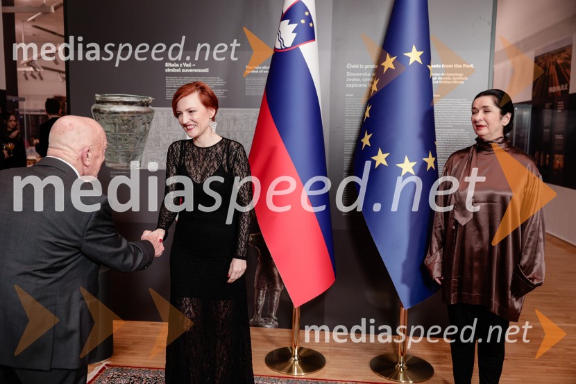 Proslava ob slovenskem kulturnem prazniku s podelitvijo Prešernovih nagrad in nagrad Prešernovega sklada