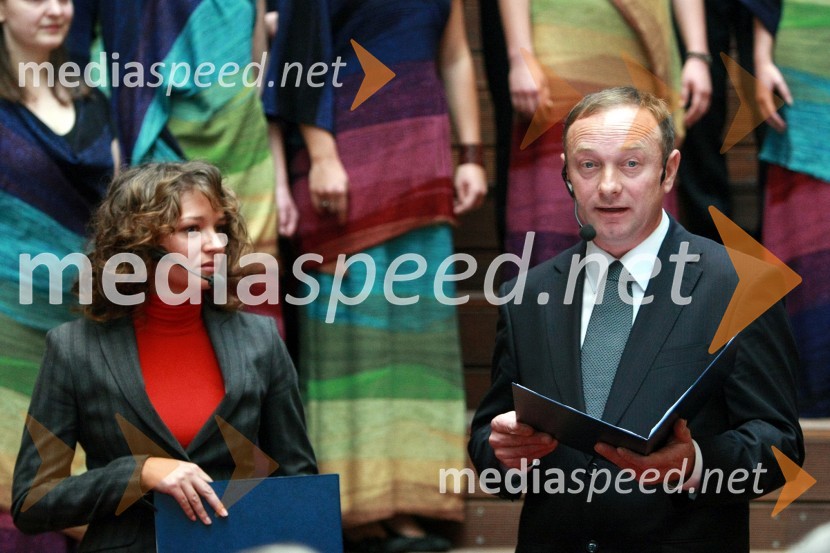 Alenka Šurlan in Stane Kocutar, povezovalca prireditve50. obletnica tehniških fakultet Univerze v Mariboru