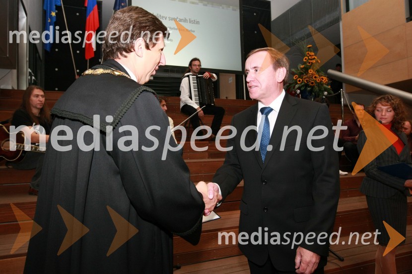 Prof. dr. Željko Knez, dekan Fakultete za kemijo in kemijsko tehnologijo UM in Jože Colarič, predsednik uprave in generalni direktor podjetja Krka d.d.50. obletnica tehniških fakultet Univerze v Mariboru