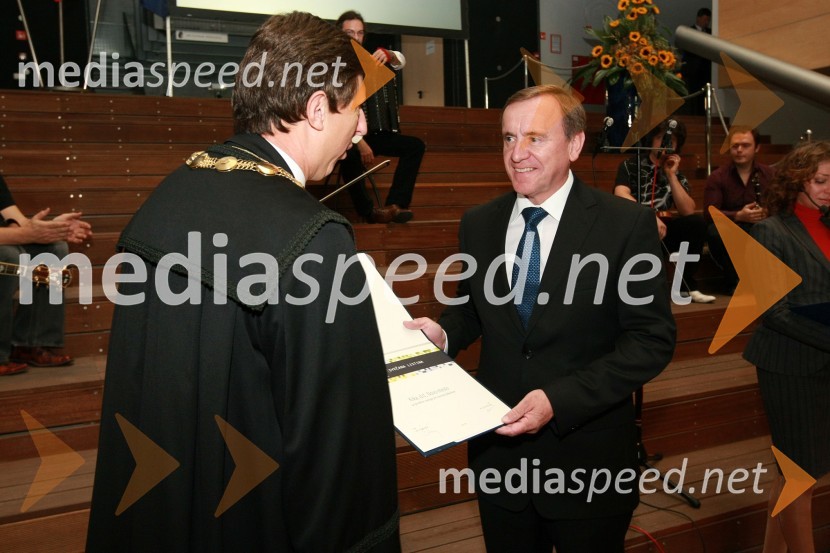 Prof. dr. Željko Knez, dekan Fakultete za kemijo in kemijsko tehnologijo UM in Jože Colarič, predsednik uprave in generalni direktor podjetja Krka d.d.50. obletnica tehniških fakultet Univerze v Mariboru