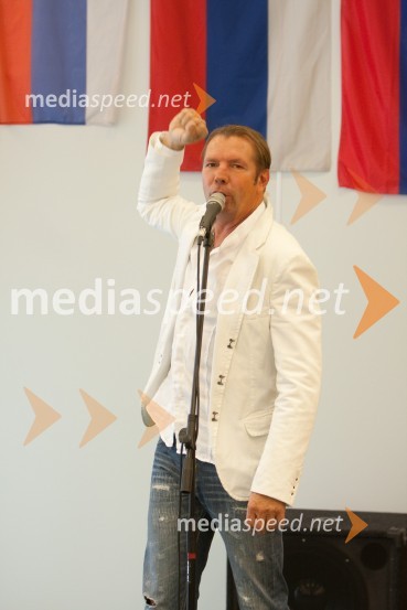 Gianni Rijavec, pevecV meni bije slovensko srce, promocija pesmi Giannija Rijavca