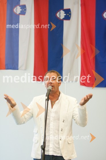 Gianni Rijavec, pevecV meni bije slovensko srce, promocija pesmi Giannija Rijavca