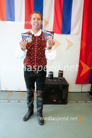 Gianni Rijavec, pevecV meni bije slovensko srce, promocija pesmi Giannija Rijavca