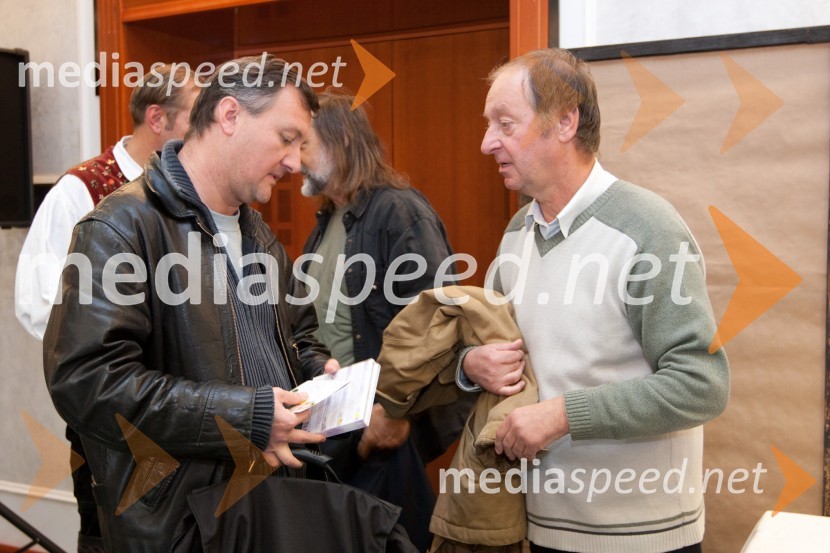 Jernej Vene, glasbeni urednik Radia Slovenija in Andrej Lenič, nekdanji glasbeni urednik na radiu SlovenijaV meni bije slovensko srce, promocija pesmi Giannija Rijavca