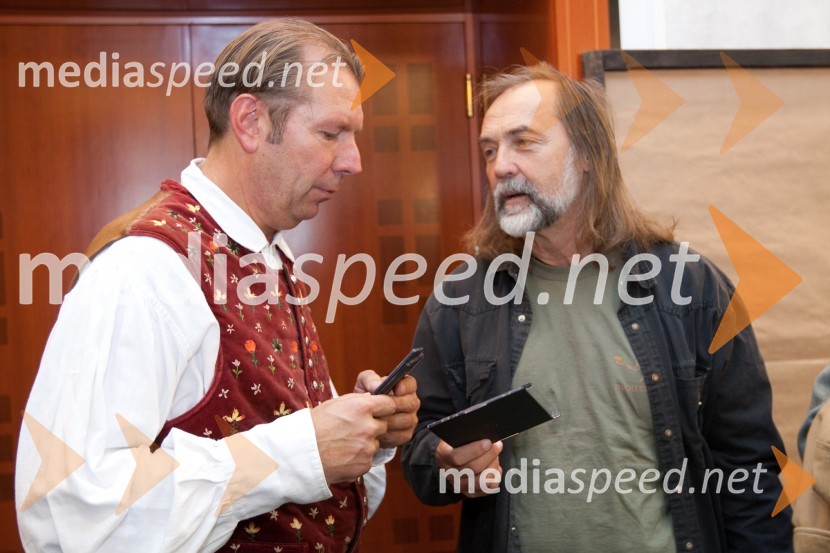 Gianni Rijavec, pevec in Dragan Bulič, glasbeni urednik na Valu 202V meni bije slovensko srce, promocija pesmi Giannija Rijavca