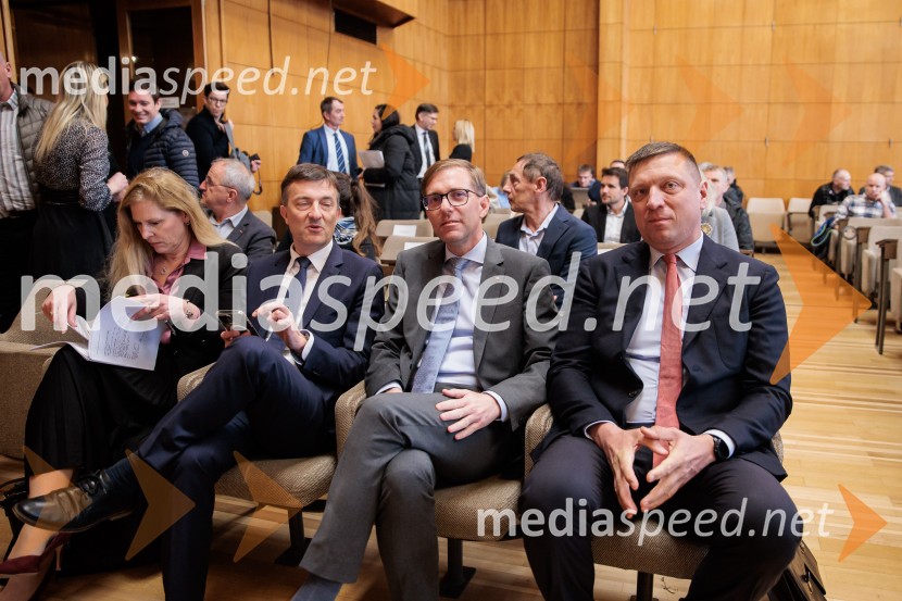 Vlada Republike Slovenije obiskala Kranj