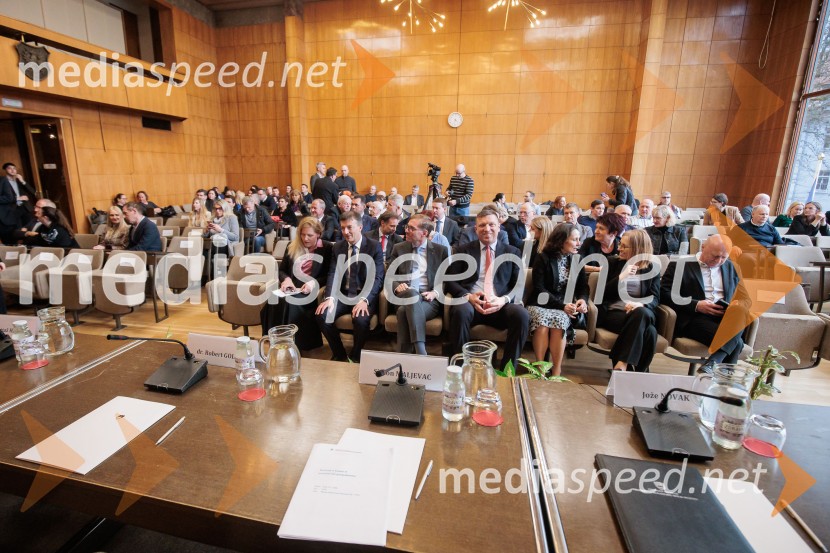 Vlada Republike Slovenije obiskala Kranj