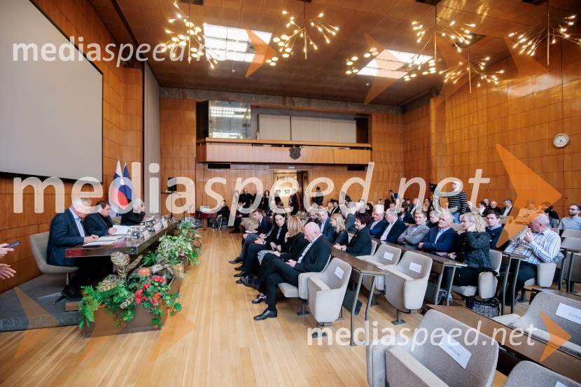 Vlada Republike Slovenije obiskala Kranj