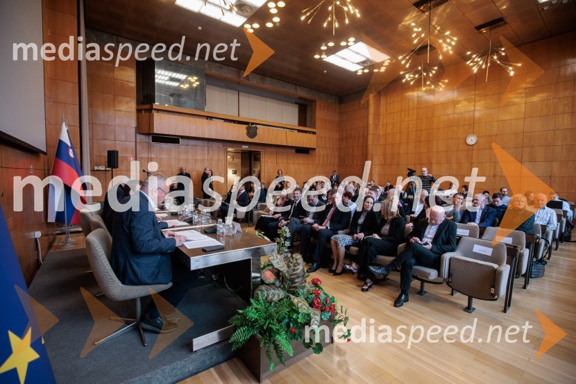 Vlada Republike Slovenije obiskala Kranj