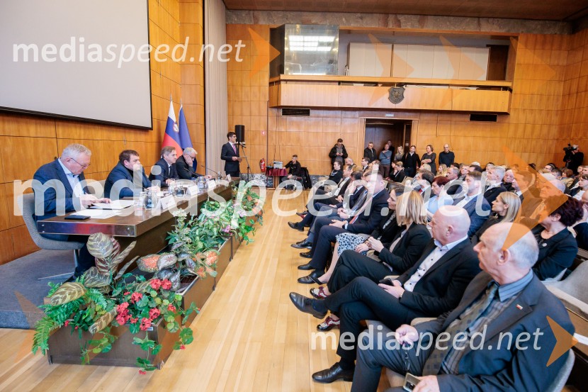 Vlada Republike Slovenije obiskala Kranj