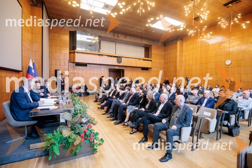 Vlada Republike Slovenije obiskala Kranj