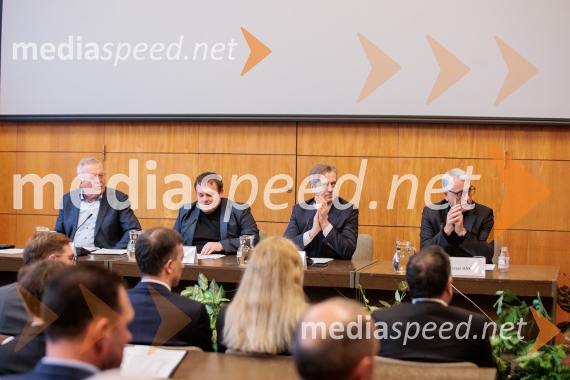 Vlada Republike Slovenije obiskala Kranj