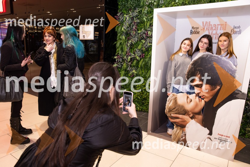 Viharni vrh, premiera filma