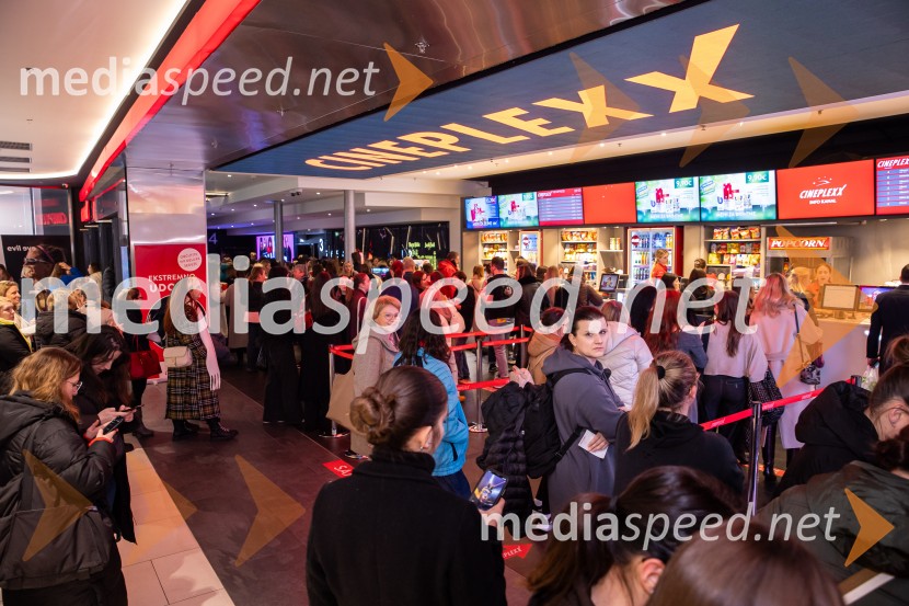 Viharni vrh, premiera filma