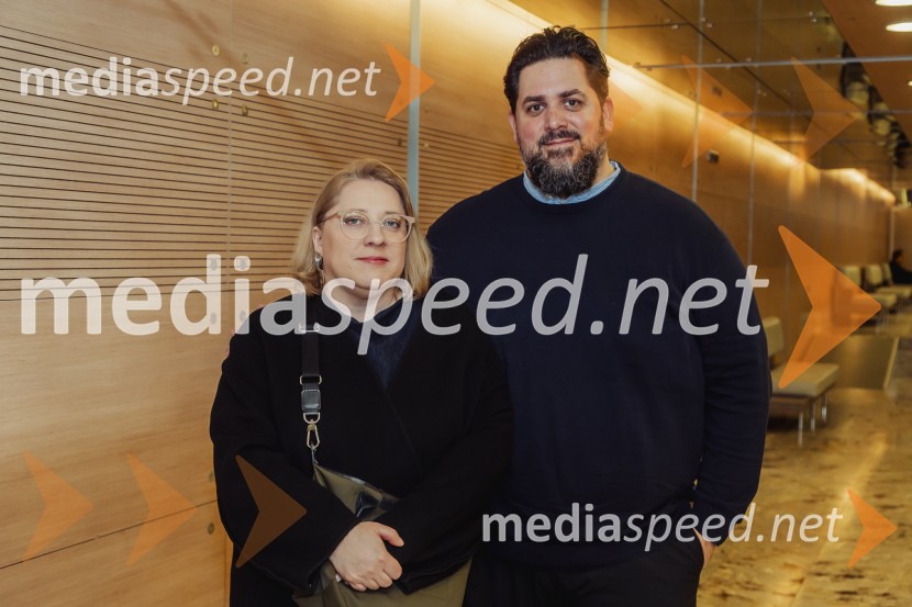 SREČKONSTRIPredstava je res čuden naslov za predstavo