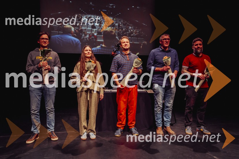 SREČKONSTRIPredstava je res čuden naslov za predstavo