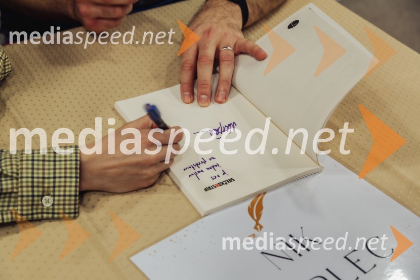 SREČKONSTRIPredstava je res čuden naslov za predstavo