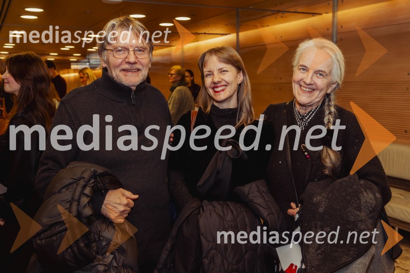 SREČKONSTRIPredstava je res čuden naslov za predstavo