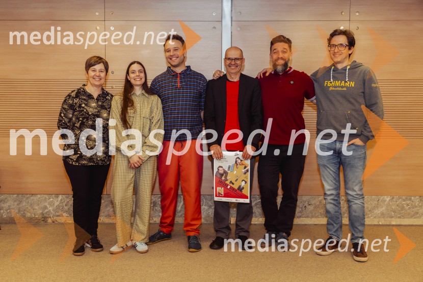 SREČKONSTRIPredstava je res čuden naslov za predstavo