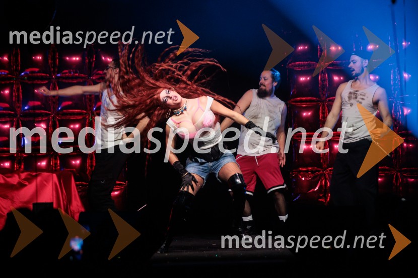 Molly & Jenna, Valentinov drag show, Festivalna dvorana Ljubljana