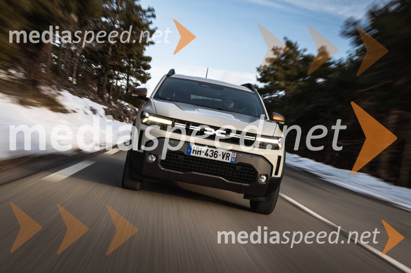 Dacia napada 2026: svetovna novost hibrid-LPG 4x4 in več elektrike